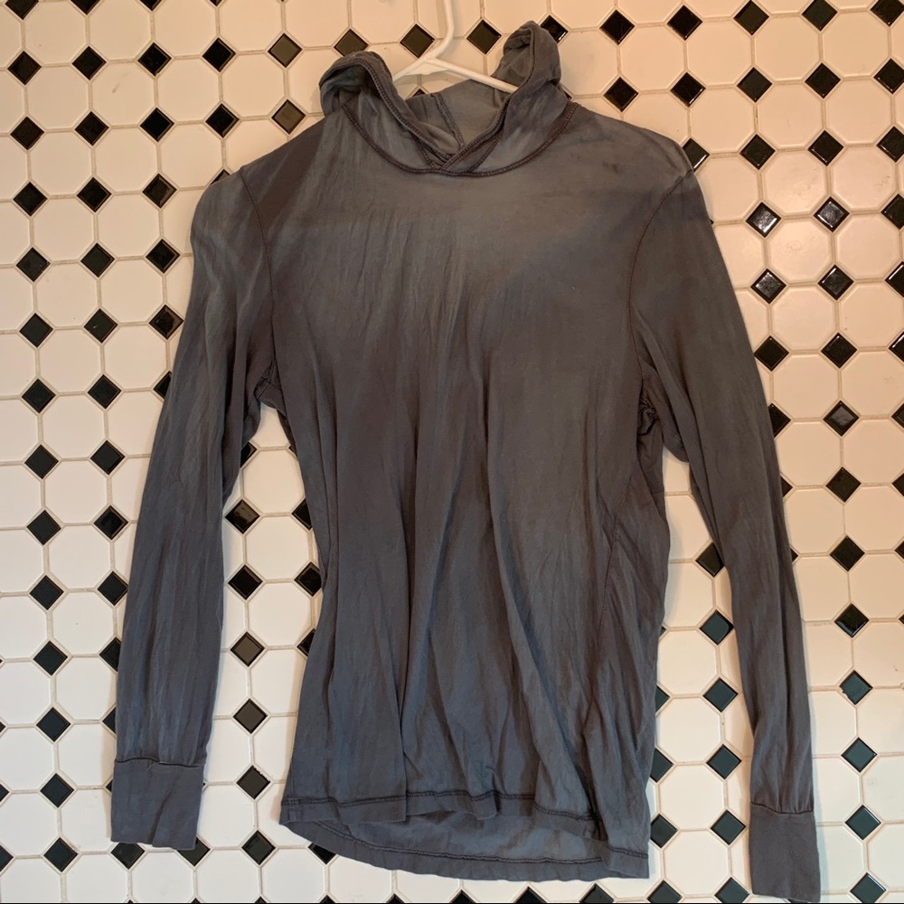 Men’s pullover with hood